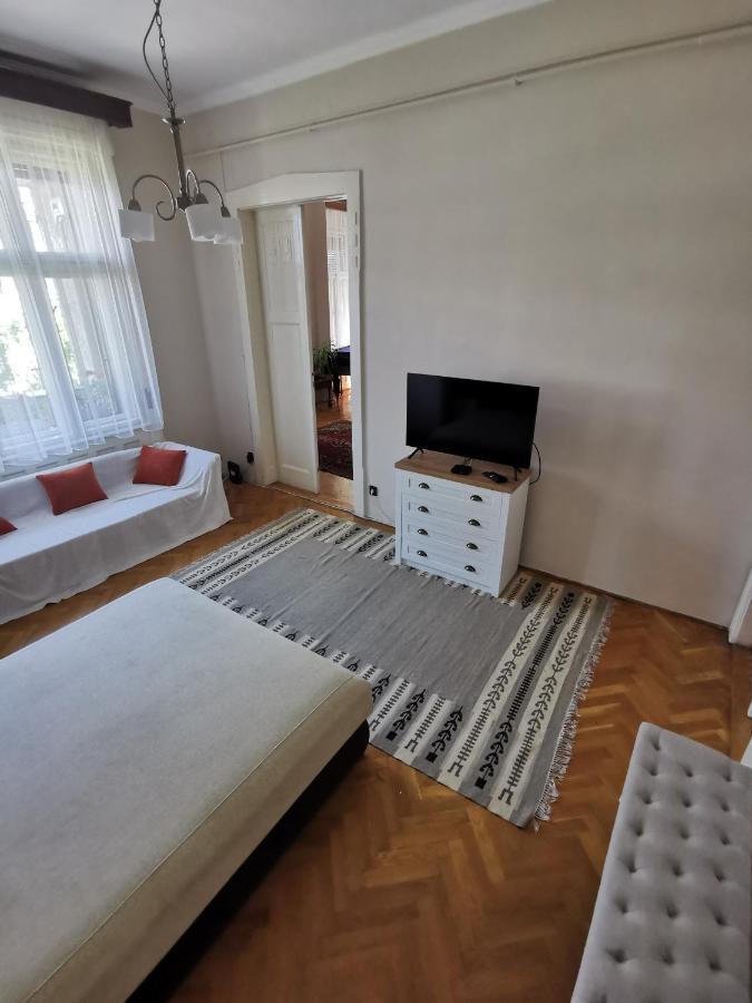 Antikvilla Apartman Szeged Ngoại thất bức ảnh